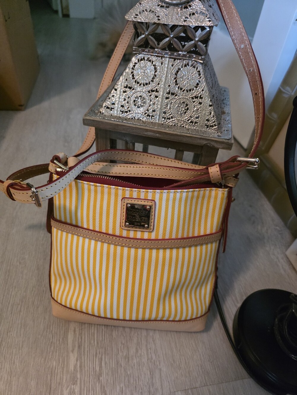 **NEW**DOONEY + BOURKE Yellow stripe Letter Carrier leather Crossbody